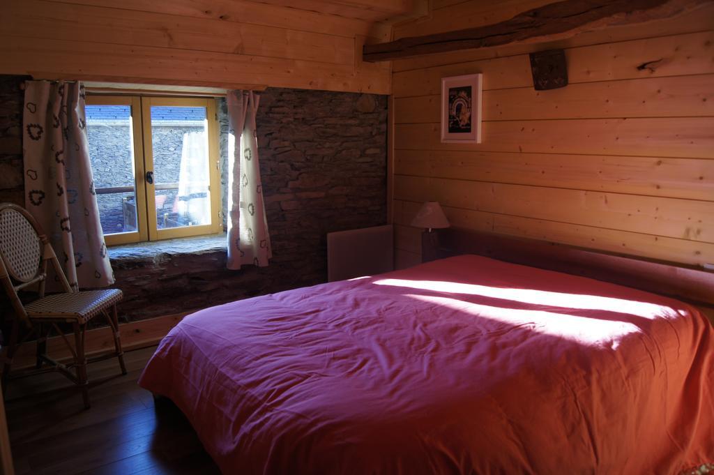 Les Granges De La Fontaine Villa Antignac Room photo