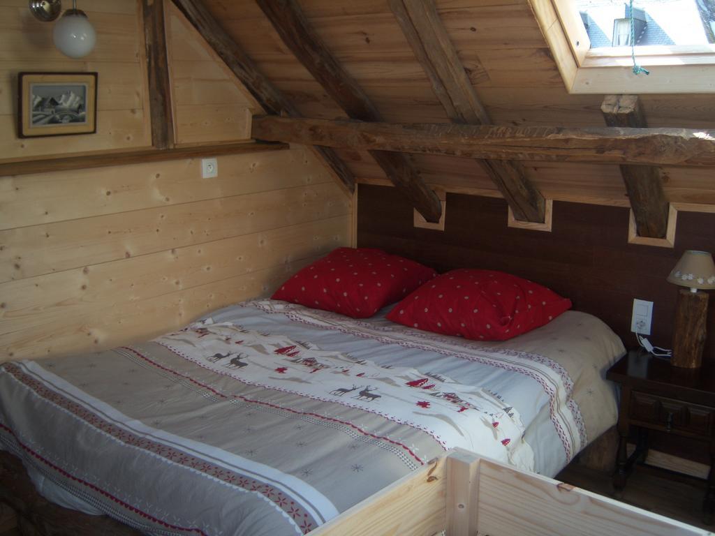 Les Granges De La Fontaine Villa Antignac Room photo